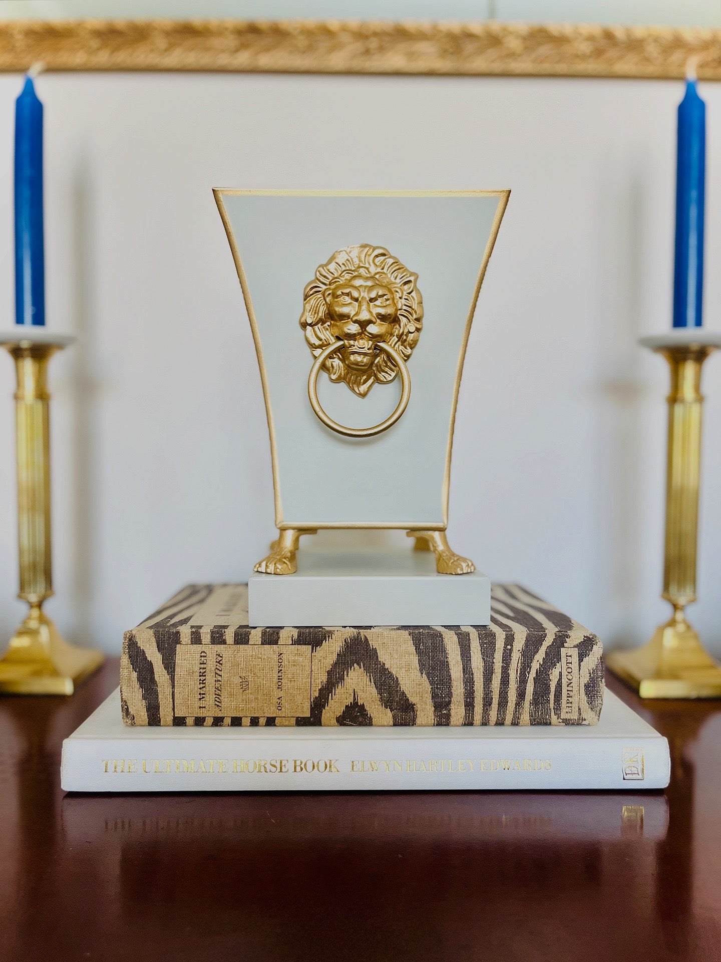 Lion-head catchpot planters