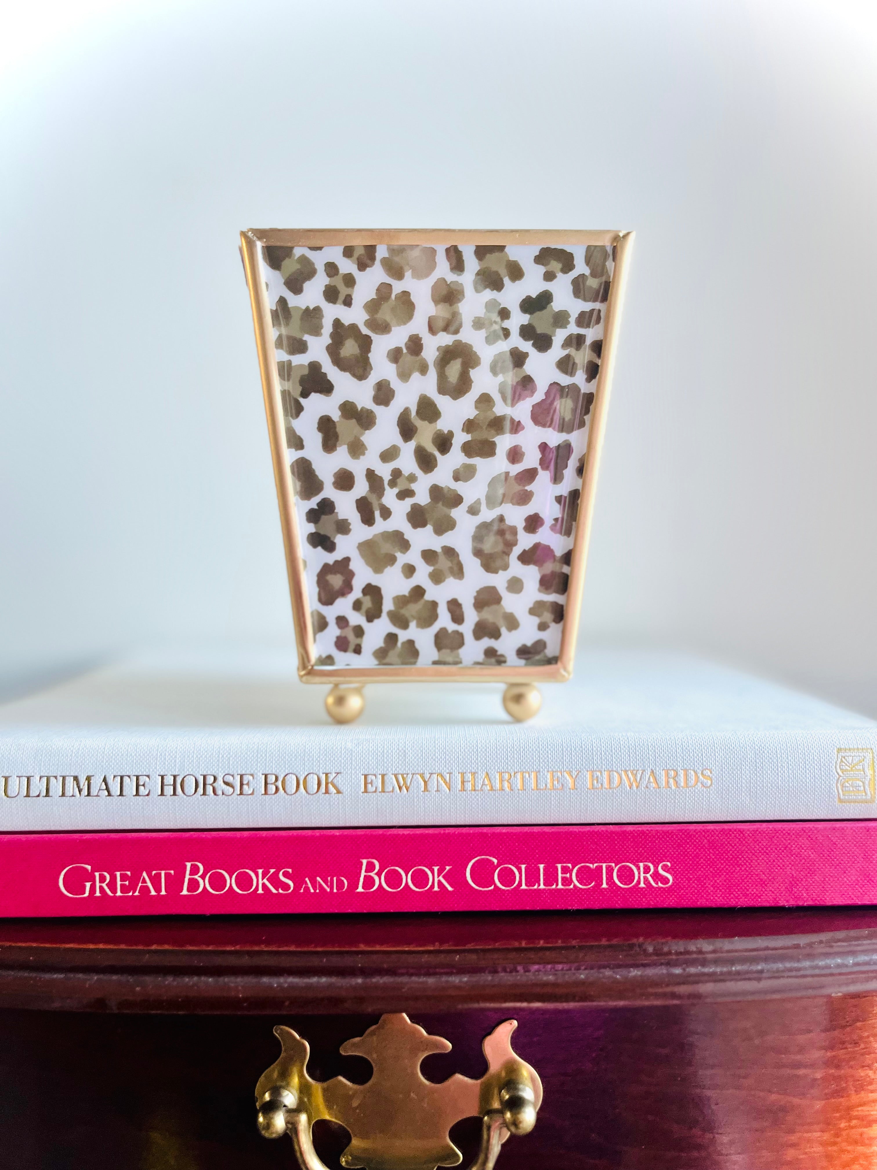 Leopard catchpot planters