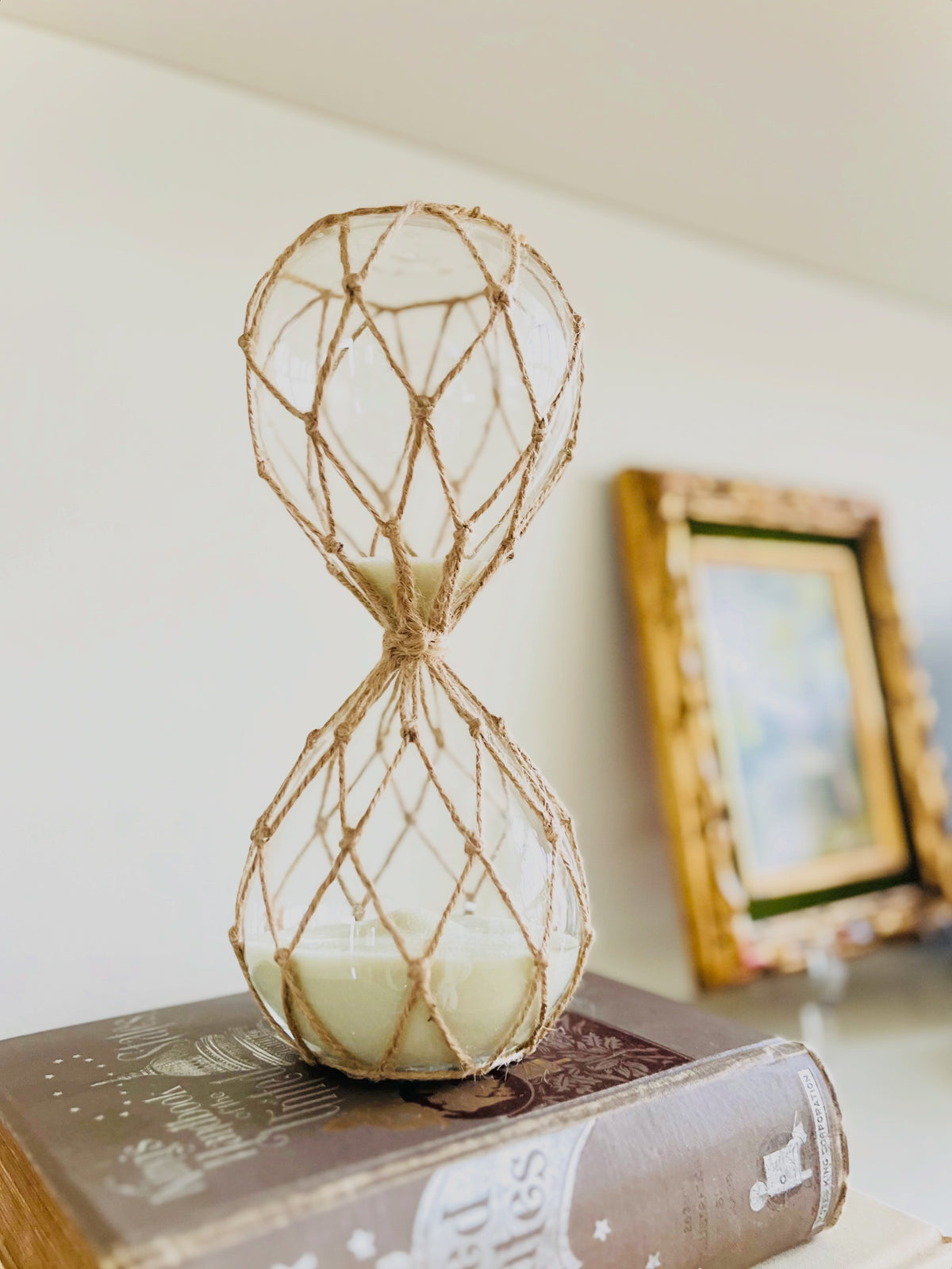 Natural sand & jute hourglass