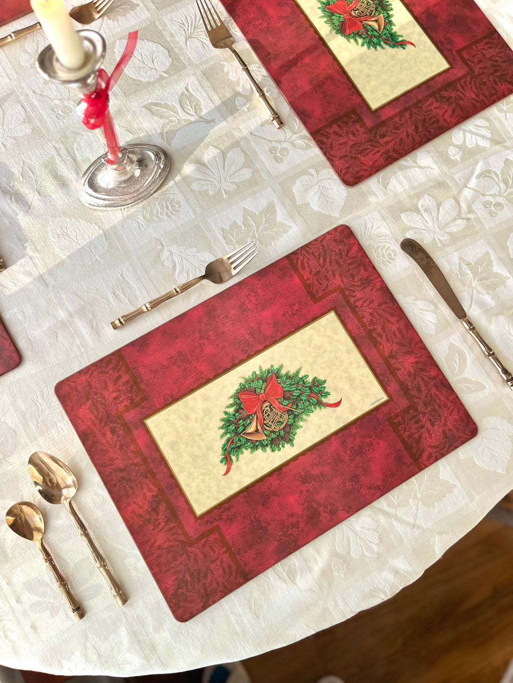 Pimpernel French horn & holly placemats (4)