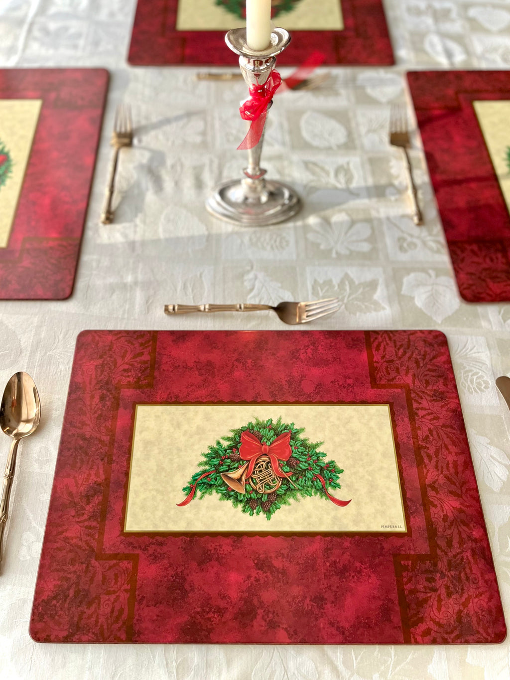 Pimpernel French horn & holly placemats (4)