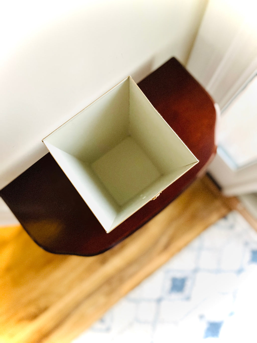 Horse head cachepot