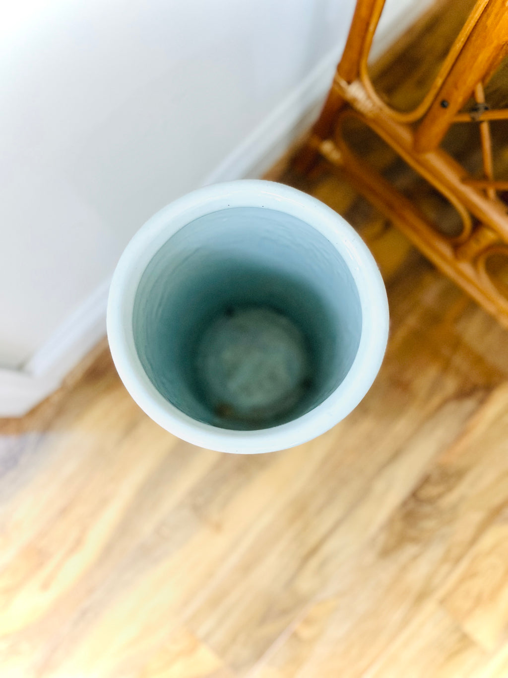 Blue & white chinoiserie umbrella holder