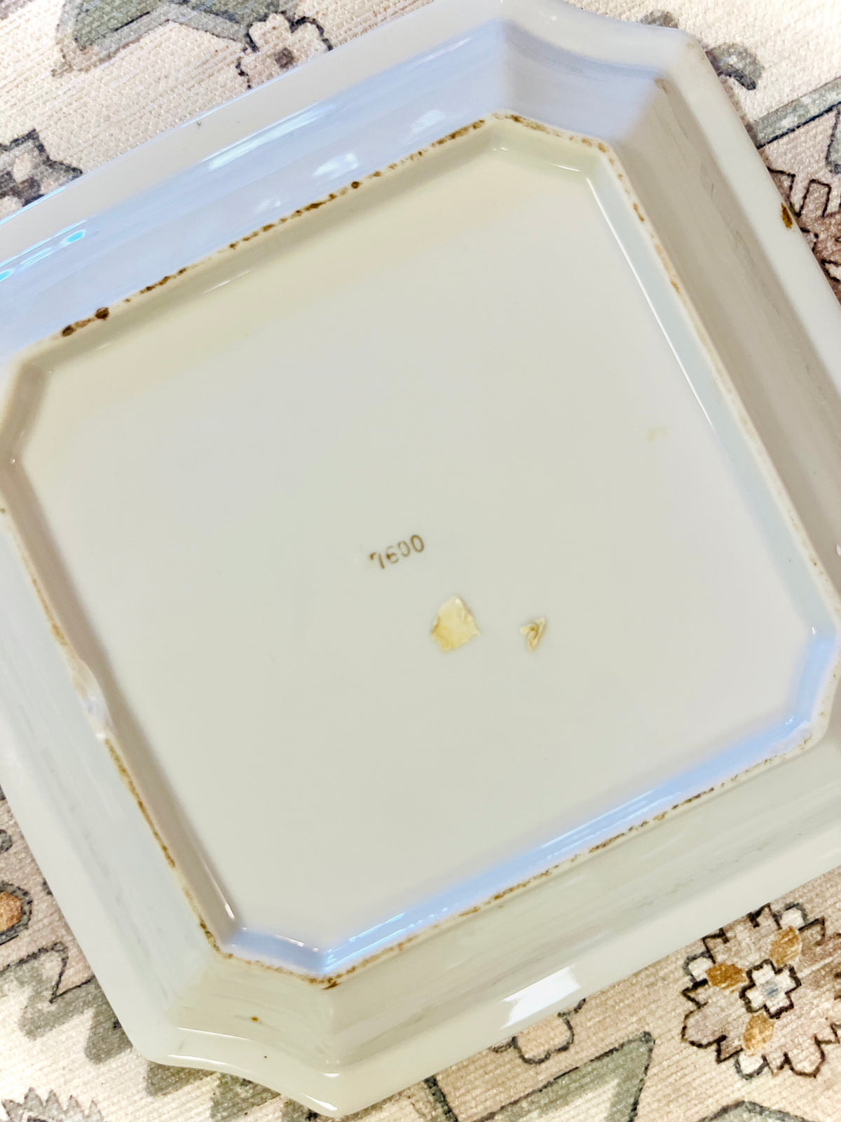 Andrea by Sadek lion crest plate