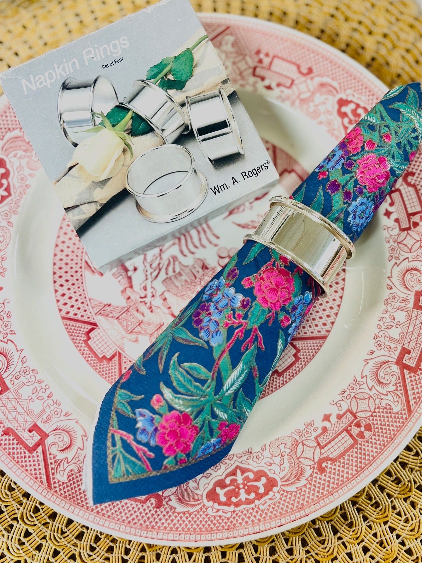 Silverplate napkins rings (set of 4)