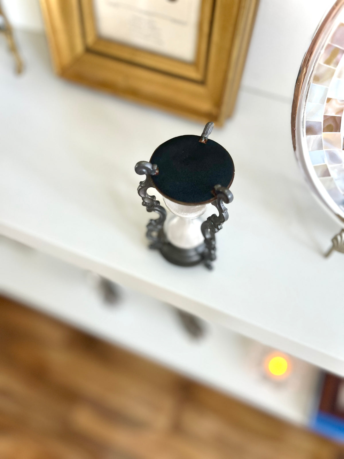 Mini metal hourglass (5 mins)