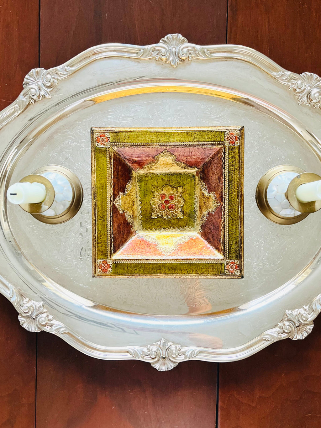 Florentine dresser/catch all tray