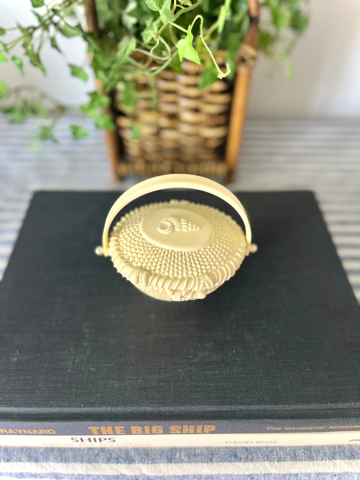 Nantucket style basket box